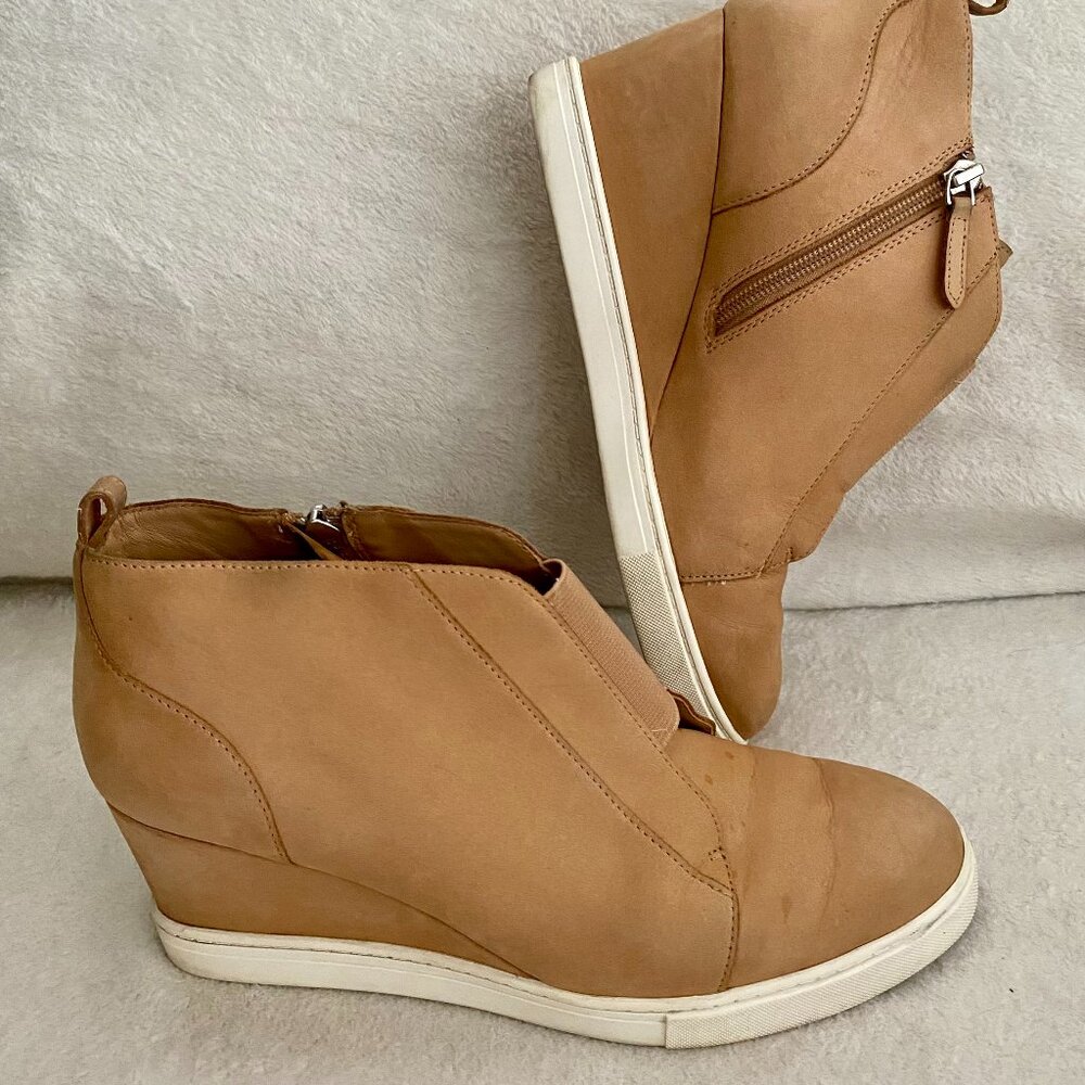 Paolo Nubuck Tan Leather Wedge Bootie Size 9